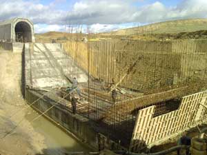 Ralisation de travaux hydrauliques : Barrage TINE  Mateur 
